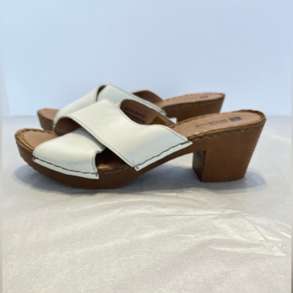 White Mountain Shoes - White Mountain Moon Chunky Platform Sandals Sz 9 White Criss Cross Leather Strap